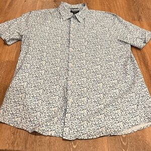 Nordstrom Men’s short sleeve button down shirt